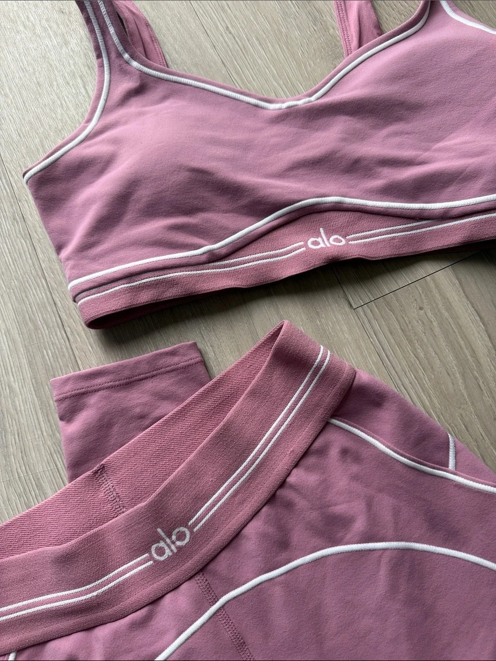 ALO Yoga Mauve Pink Seamless Sports Bra & Leggings Set